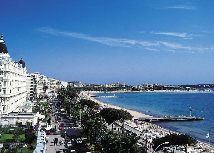 Apartment Le Valencia By Interhome